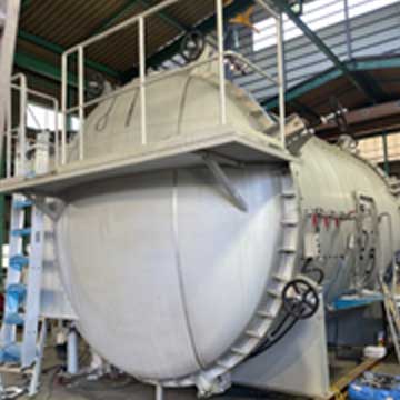 馬用高気圧高酸素ドームの外観（側面）